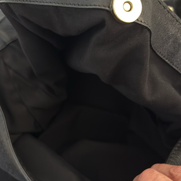 Gucci Authentic Black bag leather trim - Picture 4 of 7